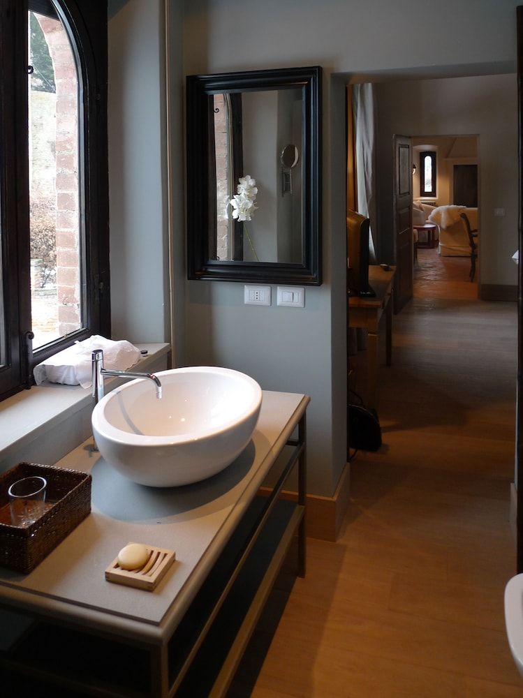 Castello di Gabiano Suite, 1 Bedroom, Kitchenette 7