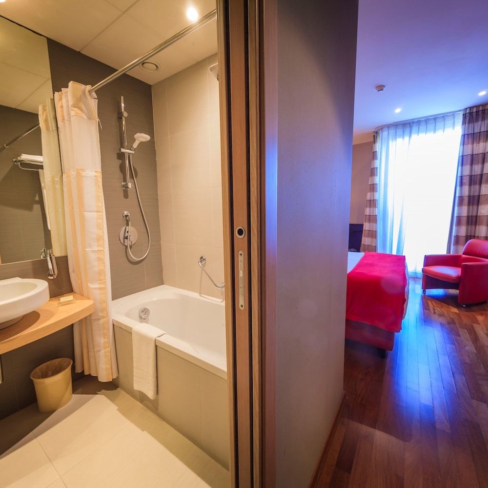 UNA HOTELS MH Matera Comfort Double Room 9