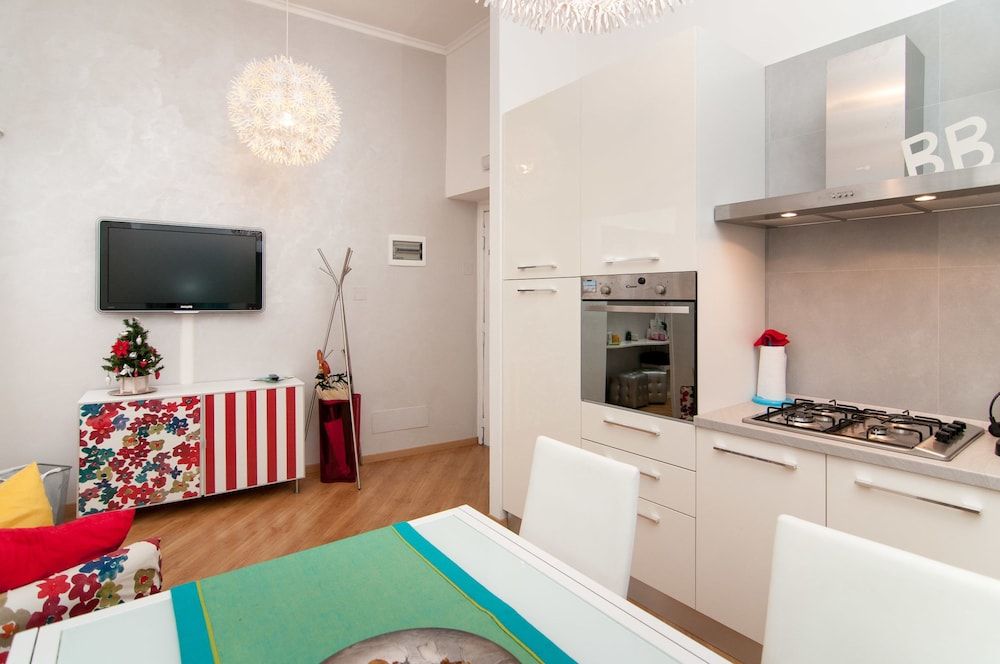 undefined Bye Bye Roma Pantheon Suite 5