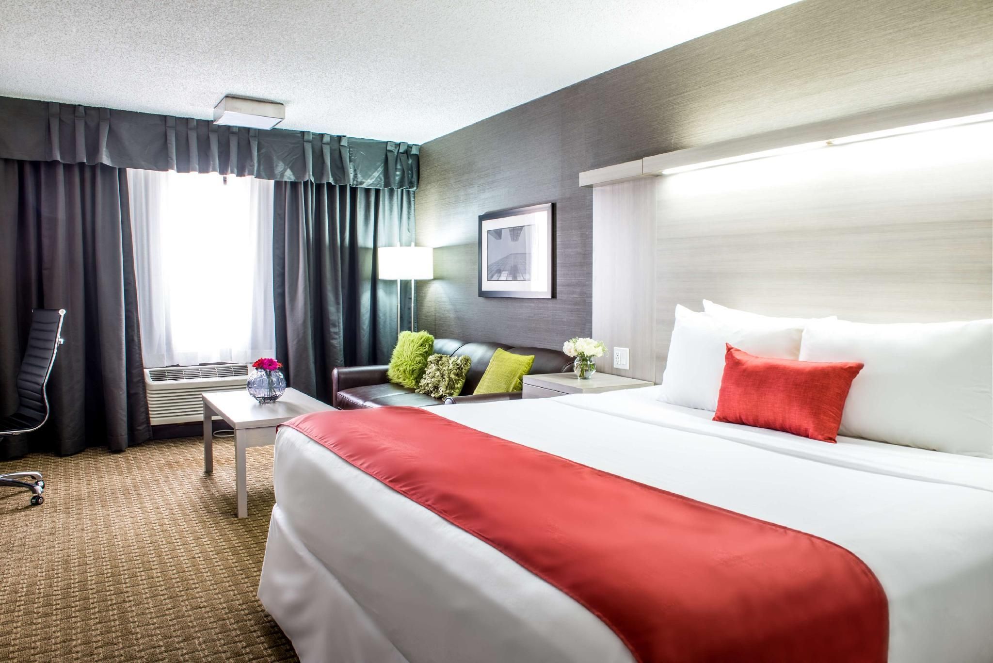 1 King Bed, Non-Smoking, Atrium Plus, Sofabed, Microwave And Refrigerator, Robe, Wi-Fi, Full Breakfa