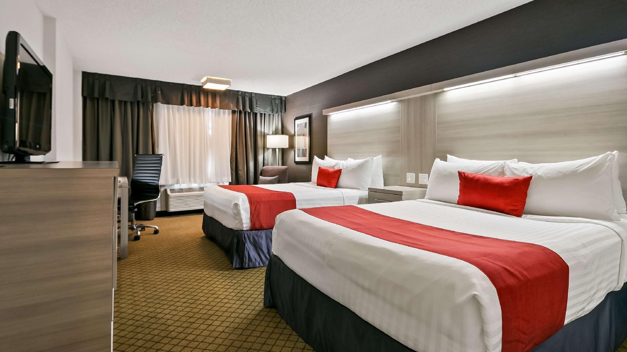 2 Queen Beds, Non-Smoking, Microwave And Refrigerator, Wi-Fi, In-Room Safe, Full Breakfast