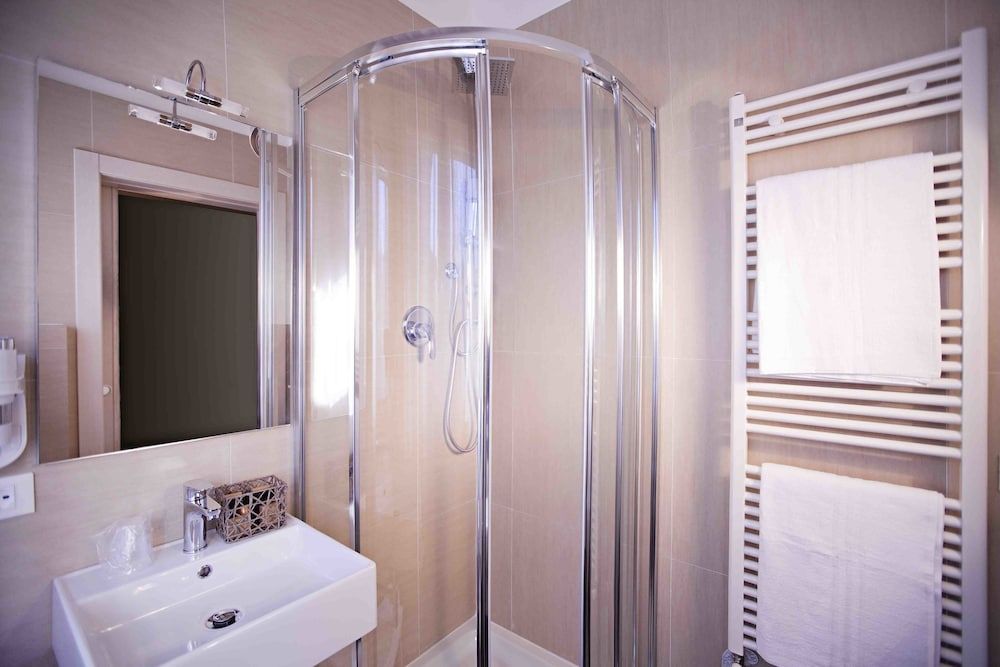 B&B Igea 50 Classic Double Room, 1 King Bed 6