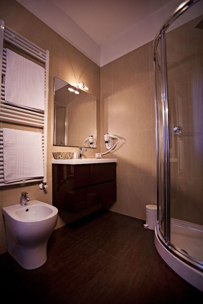 B&B Igea 50 Classic Double Room, 1 King Bed 4