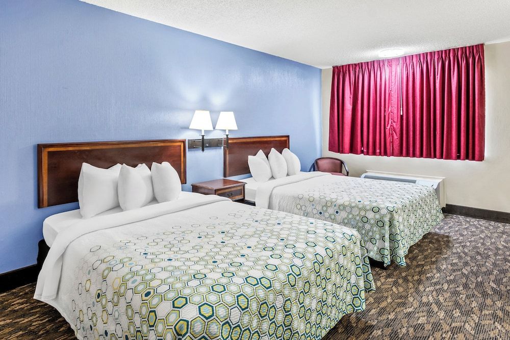 HomeTowne Studios by Red Roof Yuba City Bonanza – Marysville Studio, 2 Queen Beds, Non Smoking 2