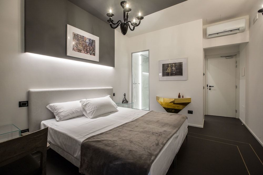 undefined The Boutique Napoli Suite 3