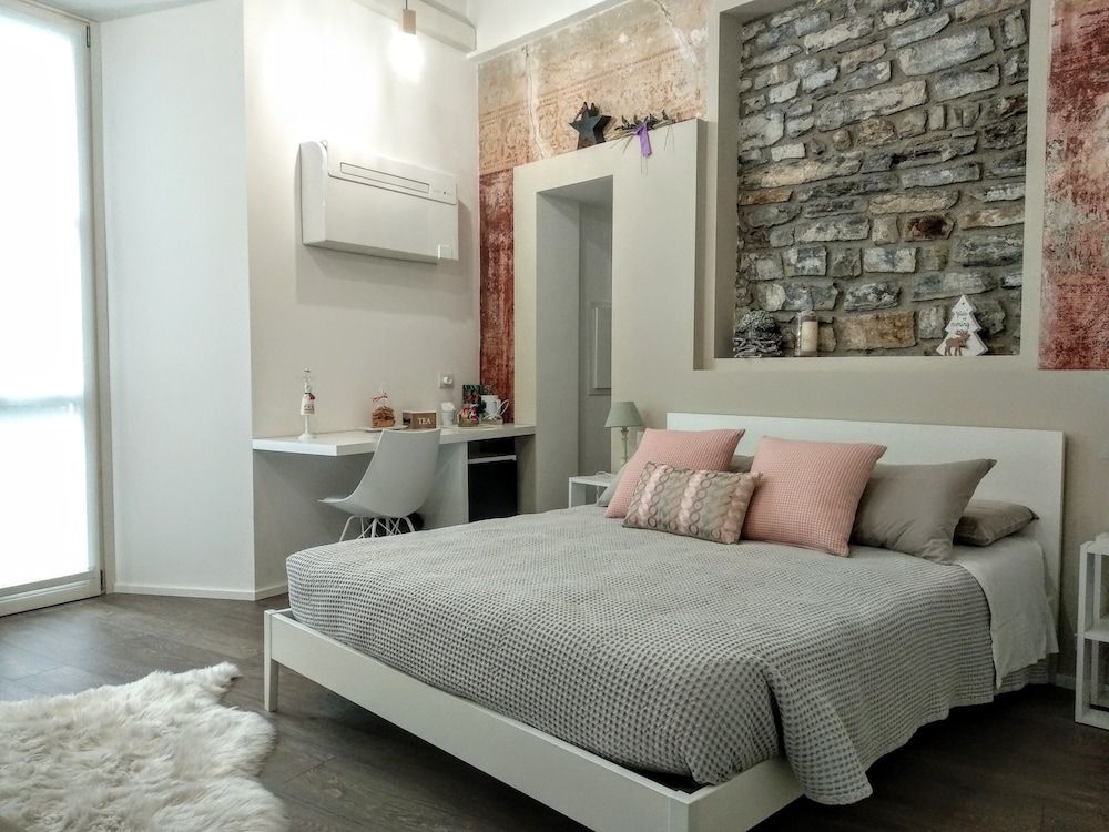 undefined Rumi Rooms 9