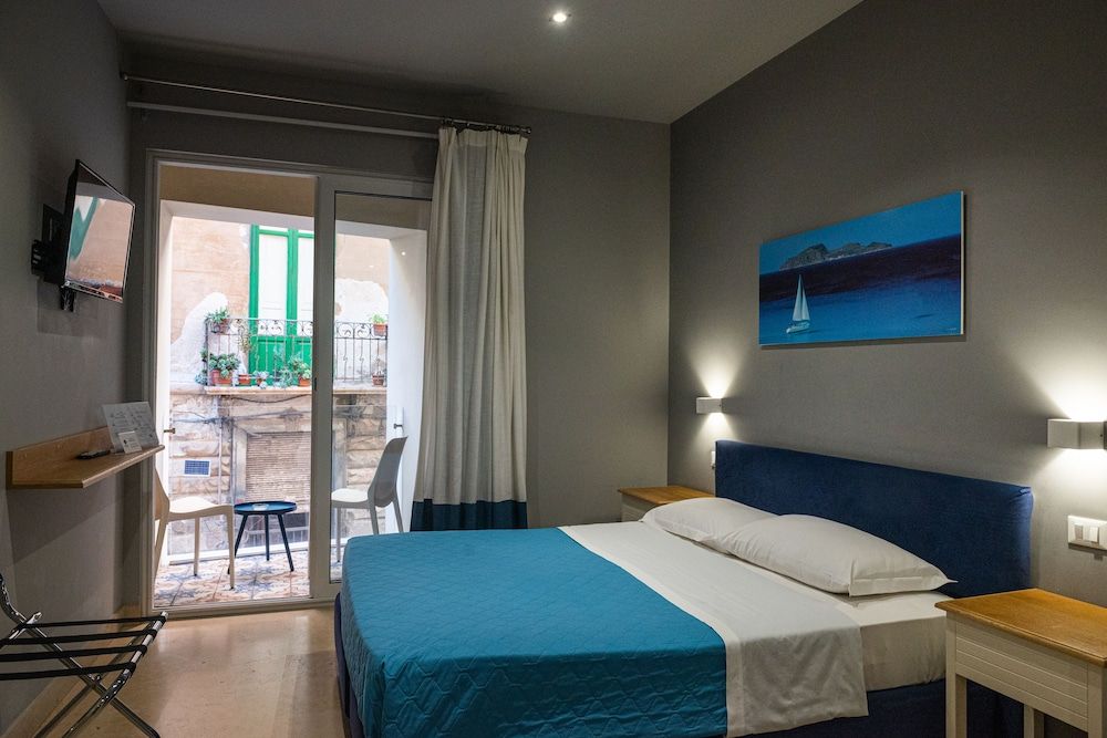 ZIBIBBO SUITES & ROOMS - Aparthotel in Centro Storico a Trapani Junior Suite, 1 Queen Bed, Non Smoking 5