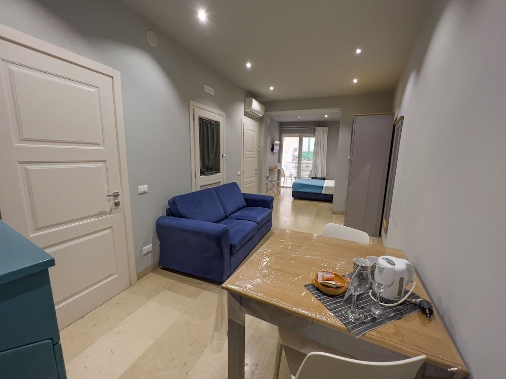 ZIBIBBO SUITES & ROOMS - Aparthotel in Centro Storico a Trapani Junior Suite, 1 Queen Bed, Non Smoking 16