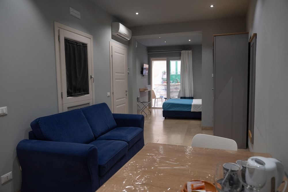 ZIBIBBO SUITES & ROOMS - Aparthotel in Centro Storico a Trapani Junior Suite, 1 Queen Bed, Non Smoking 15