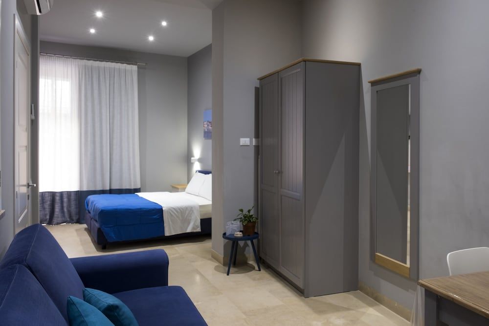 ZIBIBBO SUITES & ROOMS - Aparthotel in Centro Storico a Trapani Junior Suite, 1 Queen Bed, Non Smoking 4