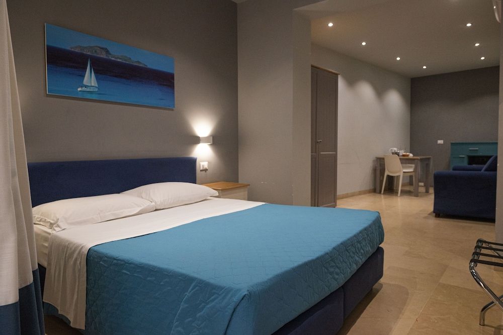 ZIBIBBO SUITES & ROOMS - Aparthotel in Centro Storico a Trapani Junior Suite, 1 Queen Bed, Non Smoking 6