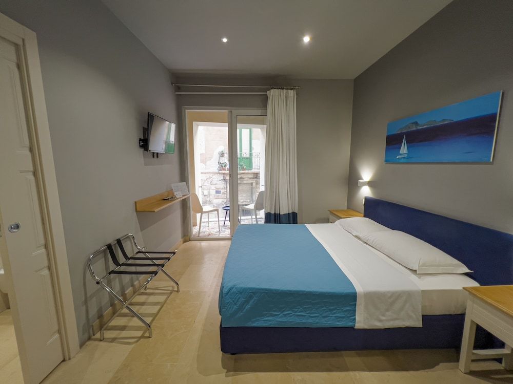 ZIBIBBO SUITES & ROOMS - Aparthotel in Centro Storico a Trapani Junior Suite, 1 Queen Bed, Non Smoking 7