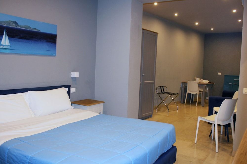 ZIBIBBO SUITES & ROOMS - Aparthotel in Centro Storico a Trapani Junior Suite, 1 Queen Bed, Non Smoking 2