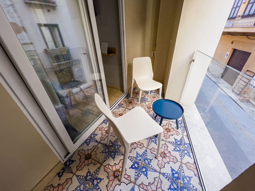 ZIBIBBO SUITES & ROOMS - Aparthotel in Centro Storico a Trapani Junior Suite, 1 Queen Bed, Non Smoking 8