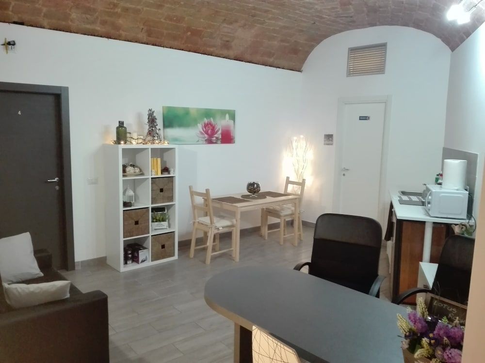 undefined Etruska Porta Pia 6