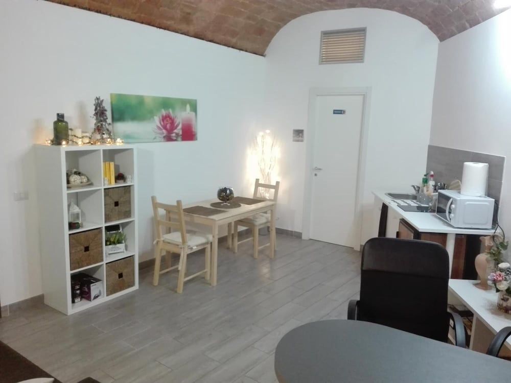 undefined Etruska Porta Pia 8