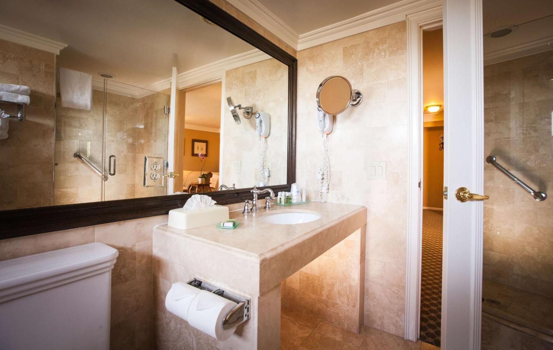 Suite - 2 Queen Beds, Nonsmoking, City View, Balcony, Sofabed