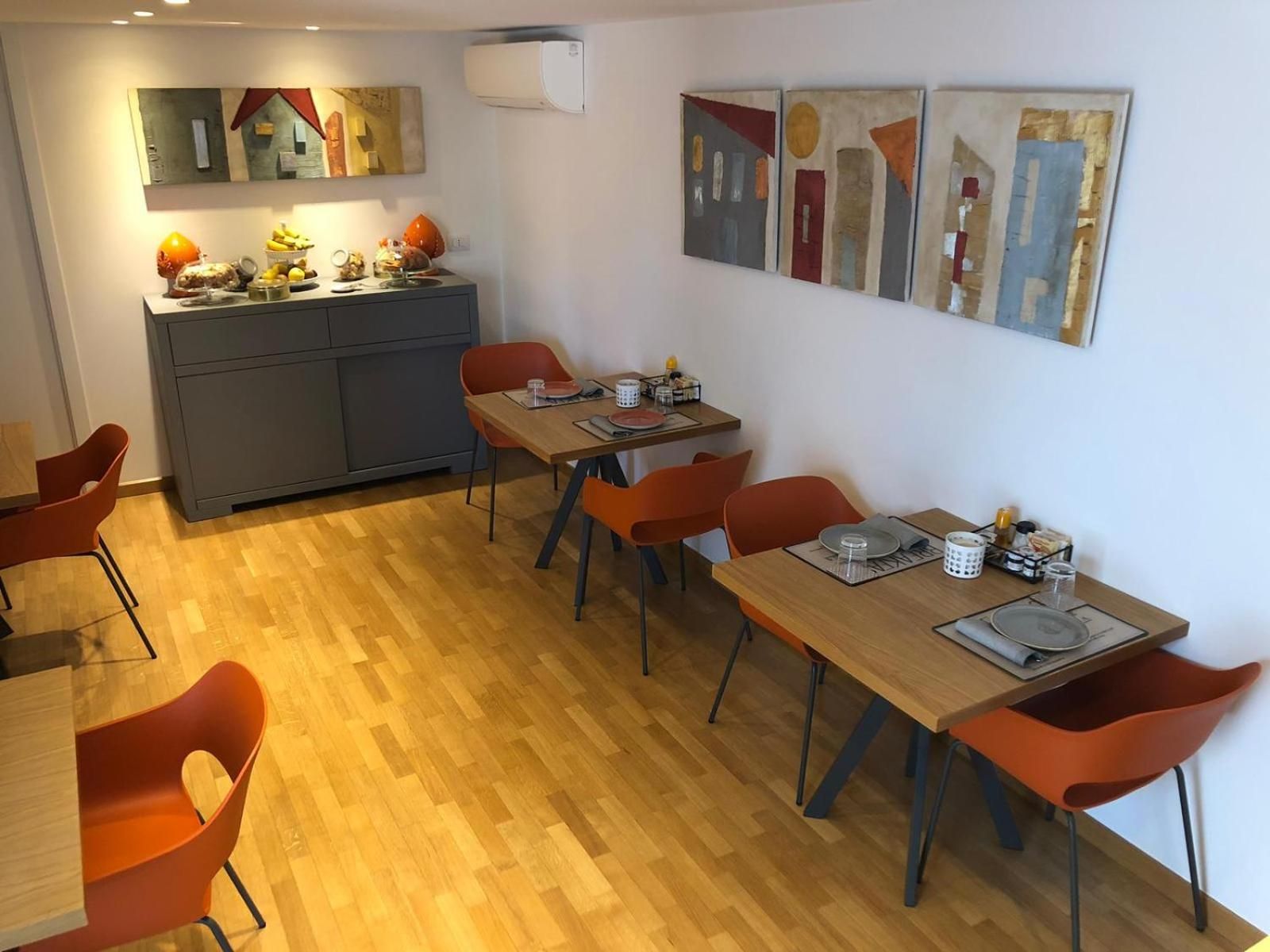 undefined 200 Rooms & Terrace 4