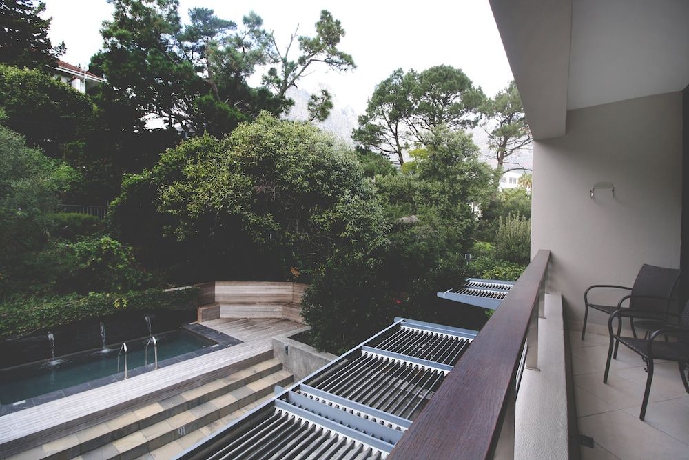 The Glen Apartments Studio, 1 King Bed 2