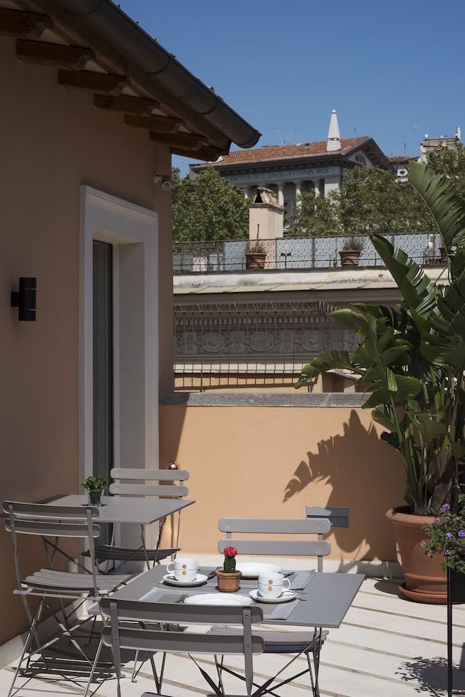 undefined Palazzo Caruso 8