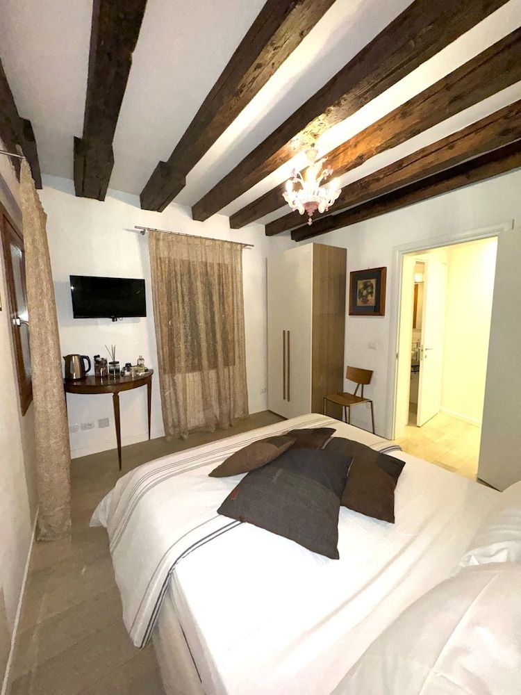 B&B Fortuny Deluxe Double Room 5