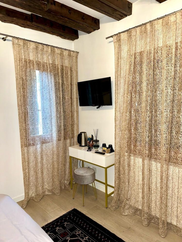 B&B Fortuny Deluxe Double Room 24