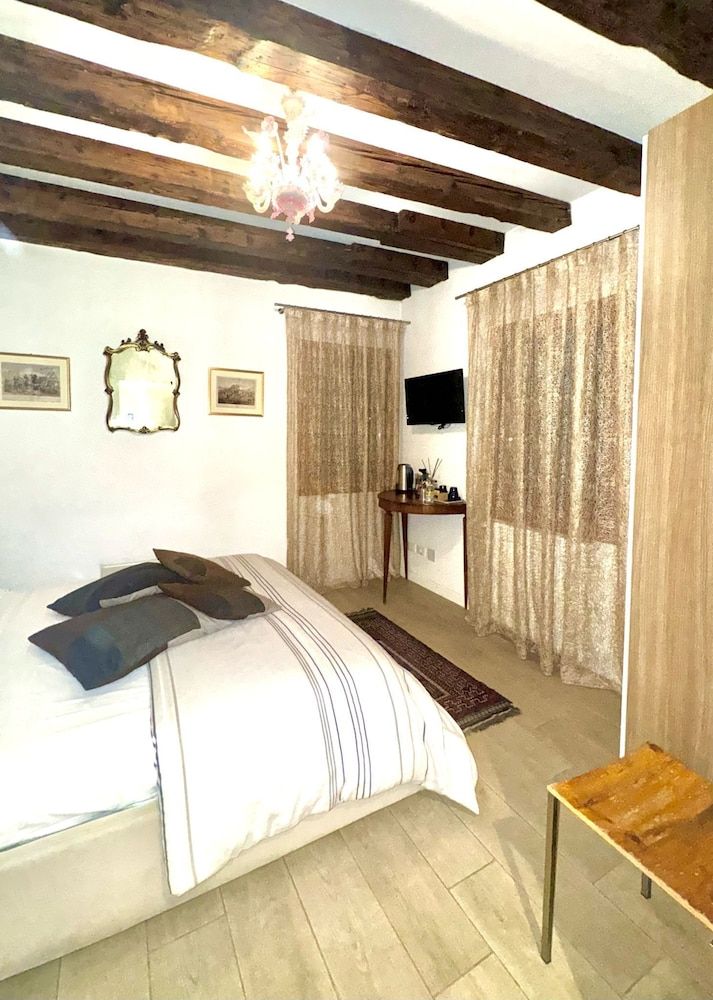 B&B Fortuny Deluxe Double Room 3