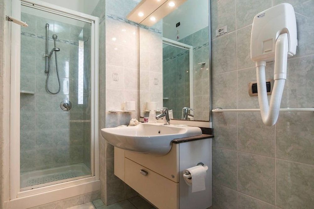 Hotel Tirreno Double or Twin Room 10