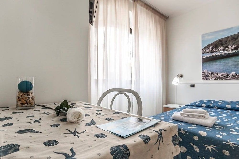 Hotel Tirreno Double or Twin Room 6