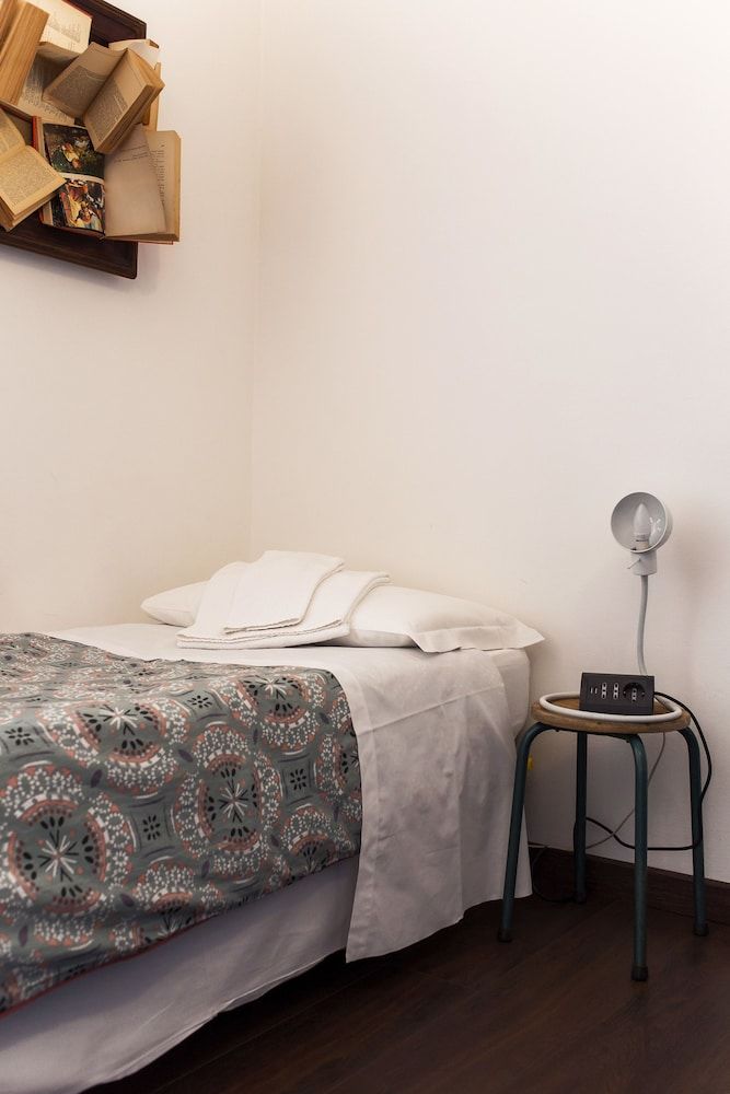 Design Single Room, 1 Twin Bed, Private Bathroom, Courtyard View