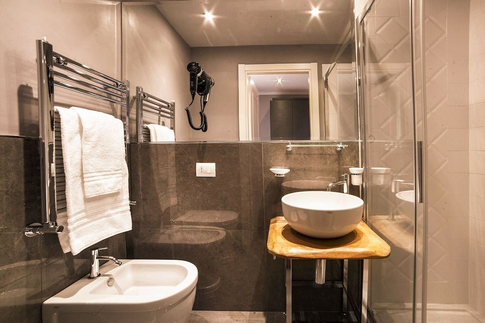 Boutique Hotel Hugo Comfort Double Room, 1 King Bed, Allergy Friendly (Stair Access Only) 11