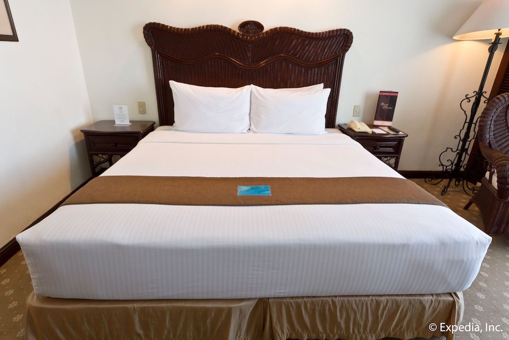 Waterfront Airport Hotel & Casino Superior Room 2