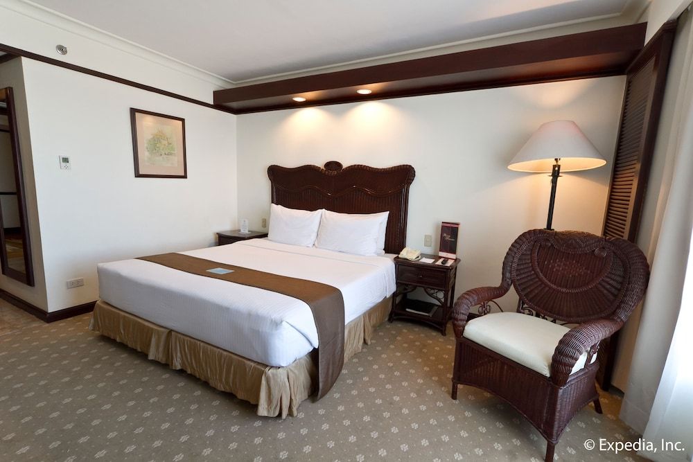 Waterfront Airport Hotel & Casino Superior Room 7