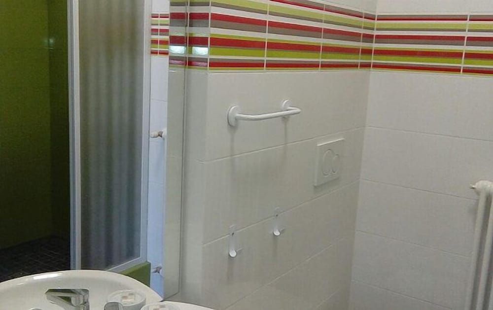 Gardenia Guest House Junior Room 3