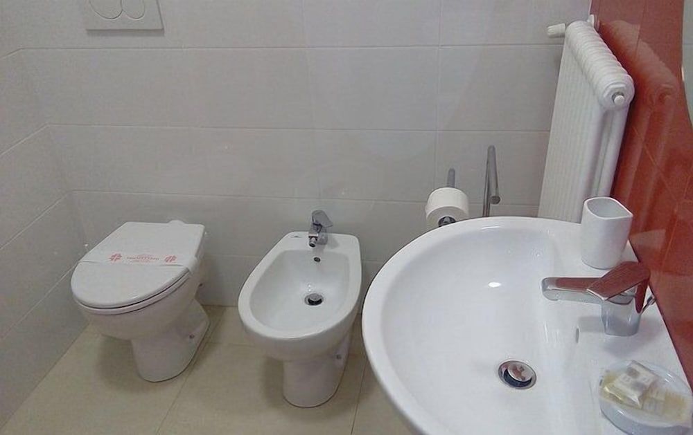 Gardenia Guest House Junior Room 4