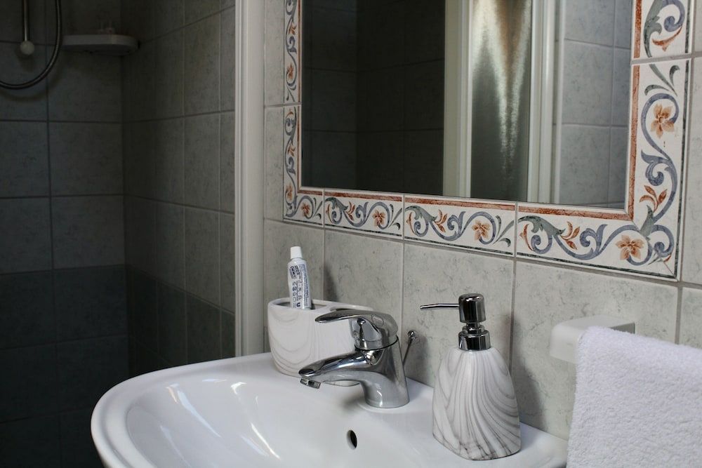 Hotel Adigrat Classic Single Room 12