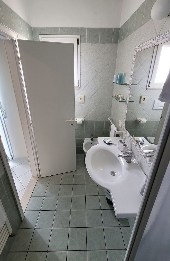 Hotel Adigrat Classic Single Room 17