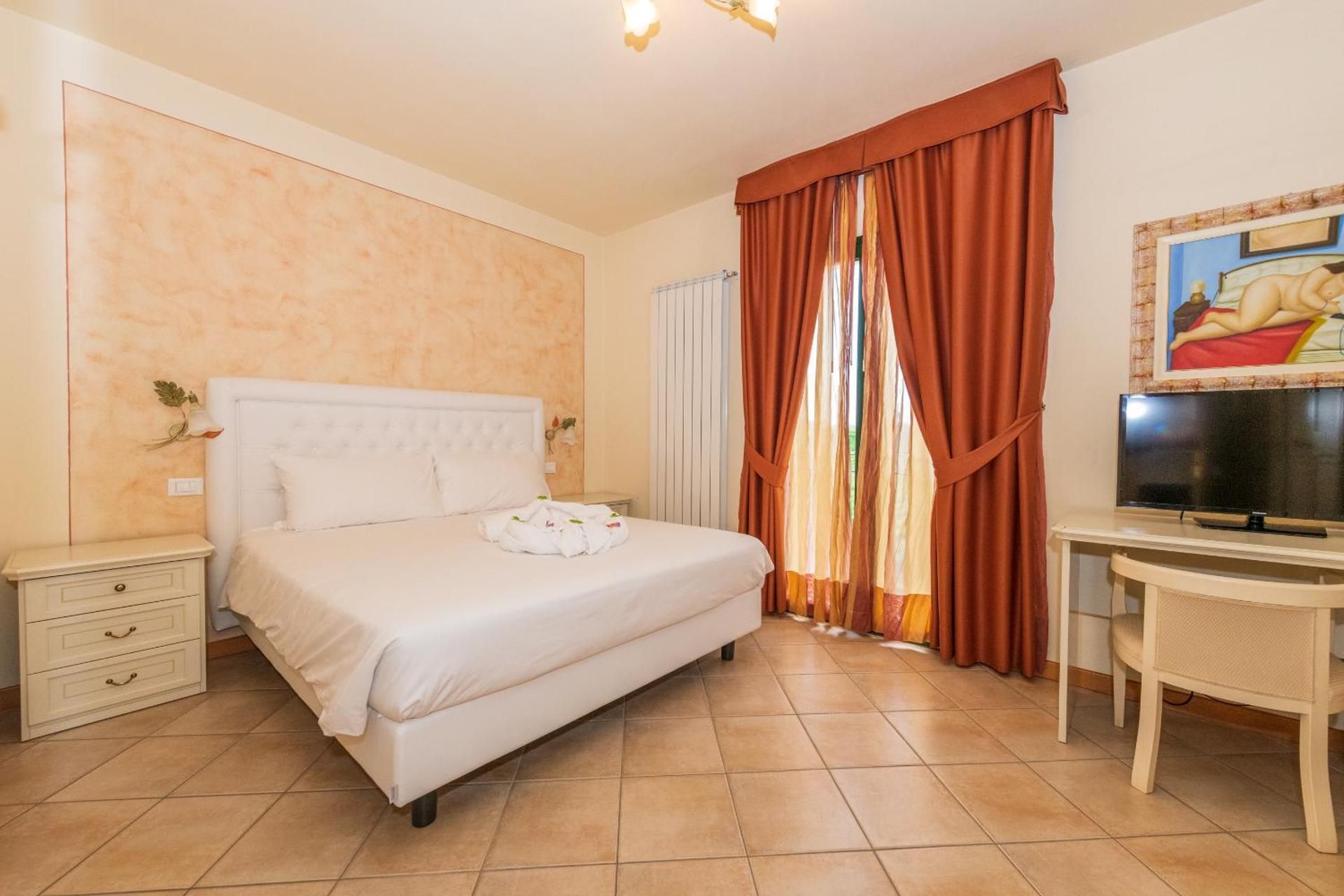 Deluxe Two-Bedroom Apartment