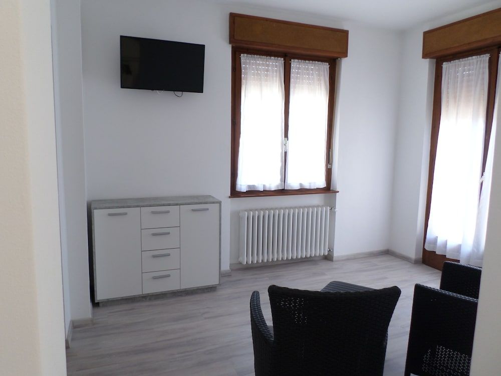 Villa Ester Family Suite, Balcony, Lake View 3