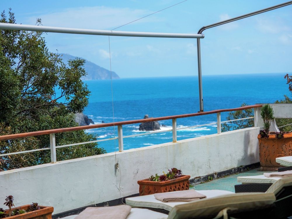Exclusive Villa, 4 Bedrooms, Sea View