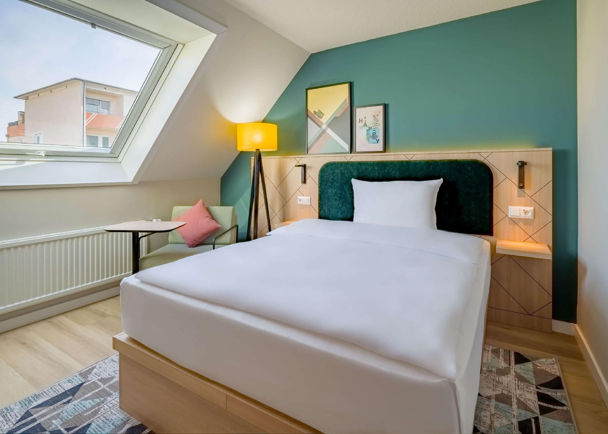 Queen Room