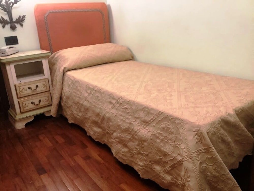 Hotel Savona Basic Single Room