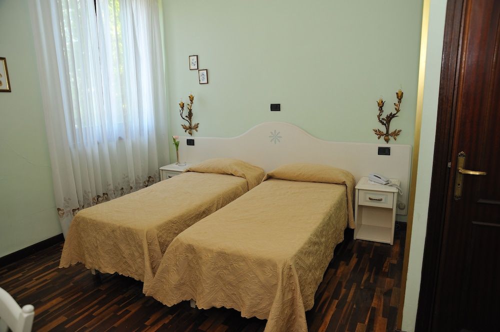 Hotel Savona Economy Double or Twin Room 4