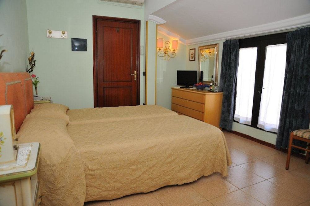 Hotel Savona Economy Double or Twin Room 5