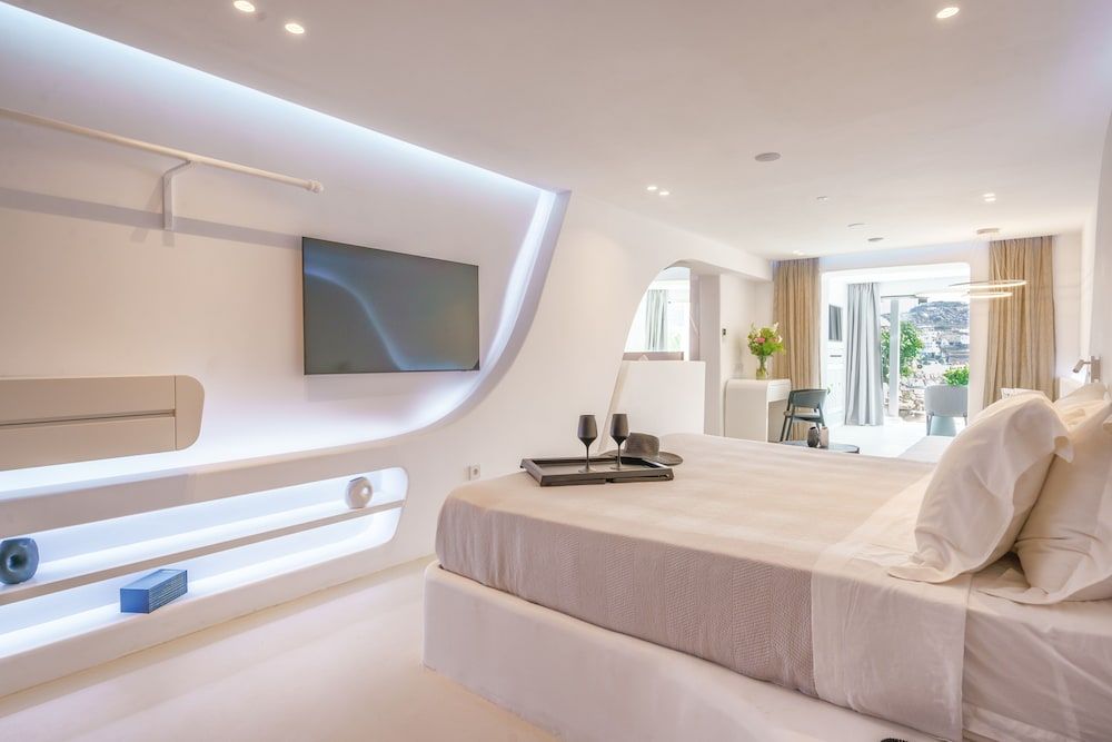 Suite with Pool