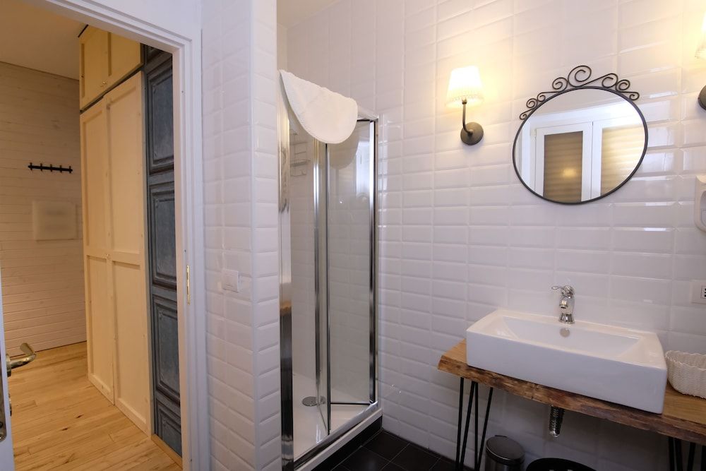 Epoca Home Comfort Triple Room, Courtyard View 5