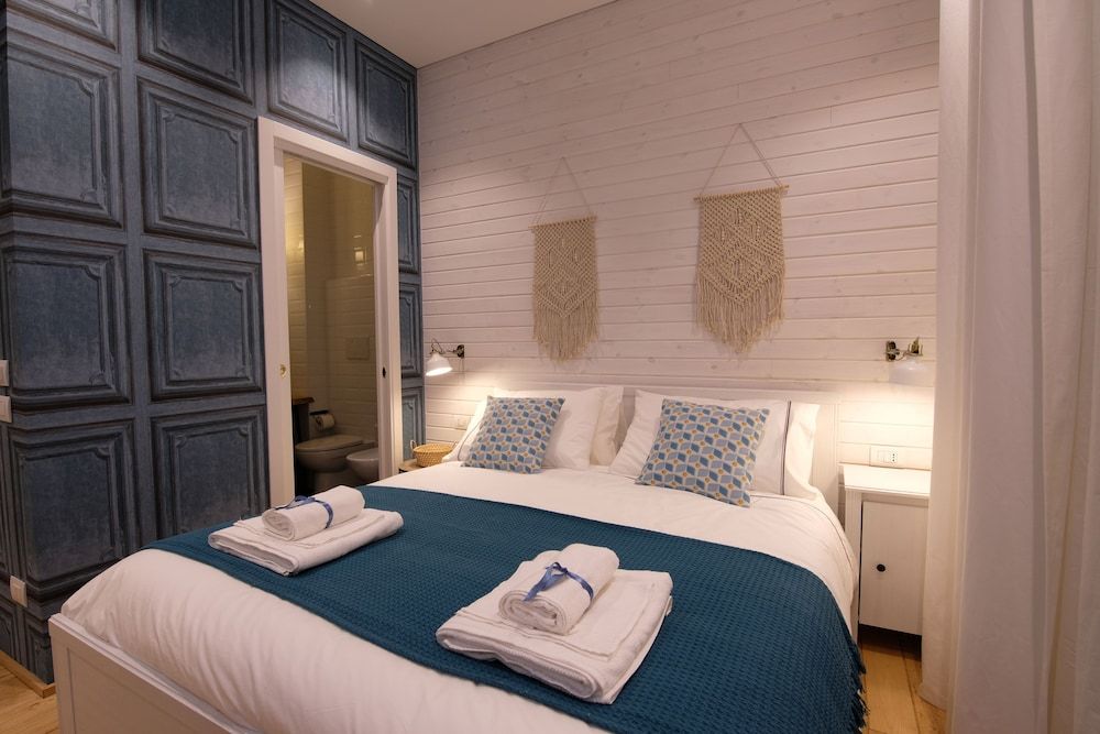 Epoca Home Comfort Double Room, City View 2