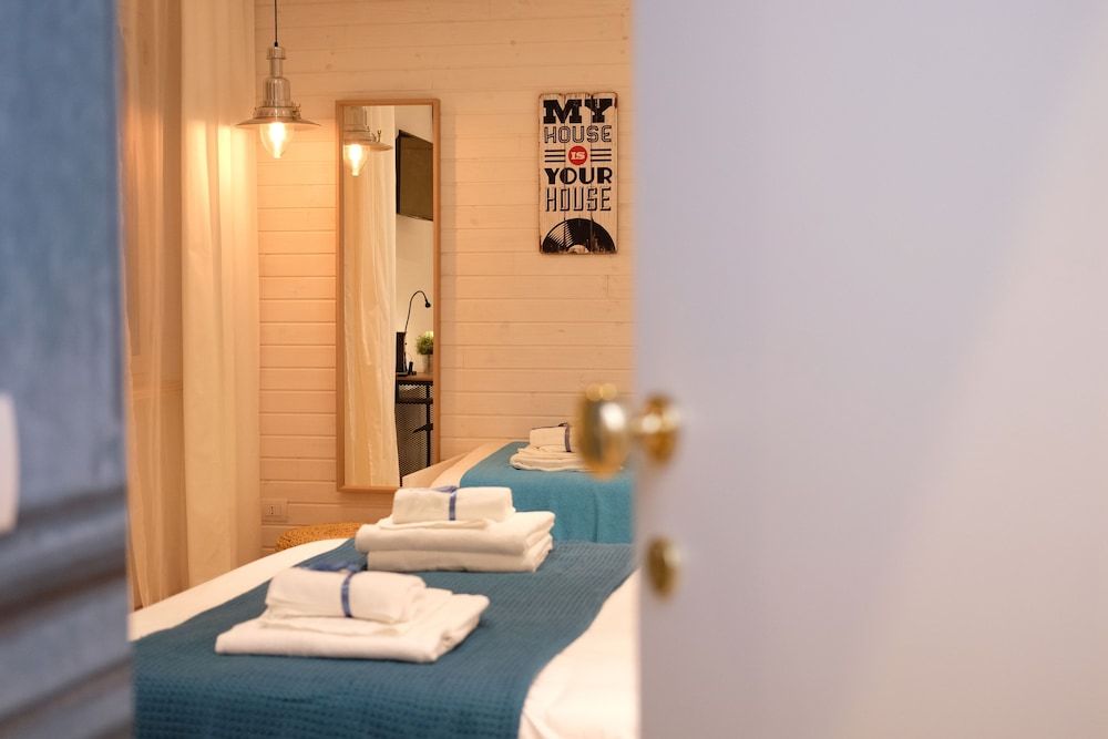 Epoca Home Comfort Triple Room, Courtyard View 4