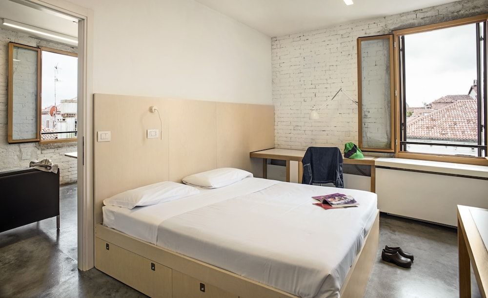 undefined Combo Venezia 5