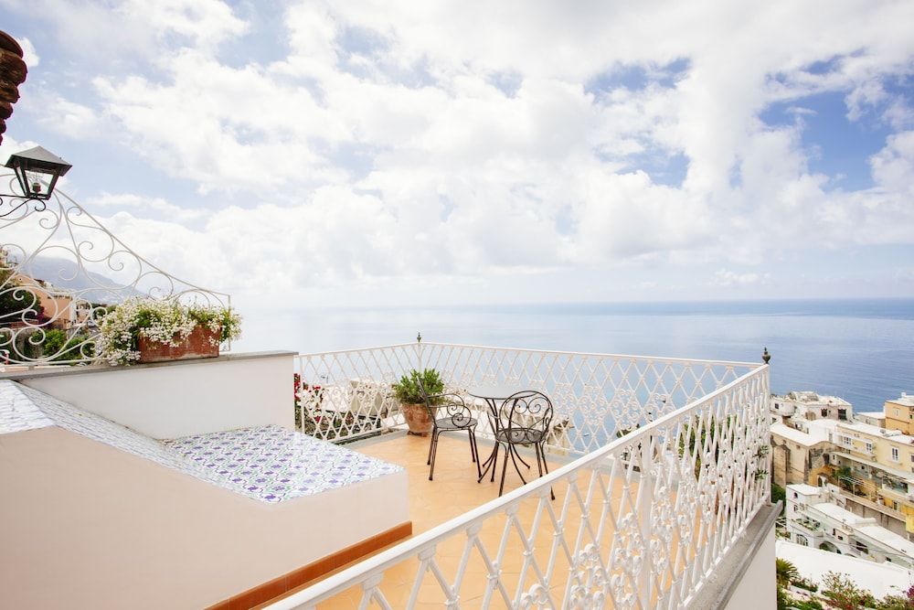 La Bizantina Luxury Suite, 1 King Bed, Terrace, Sea View 6